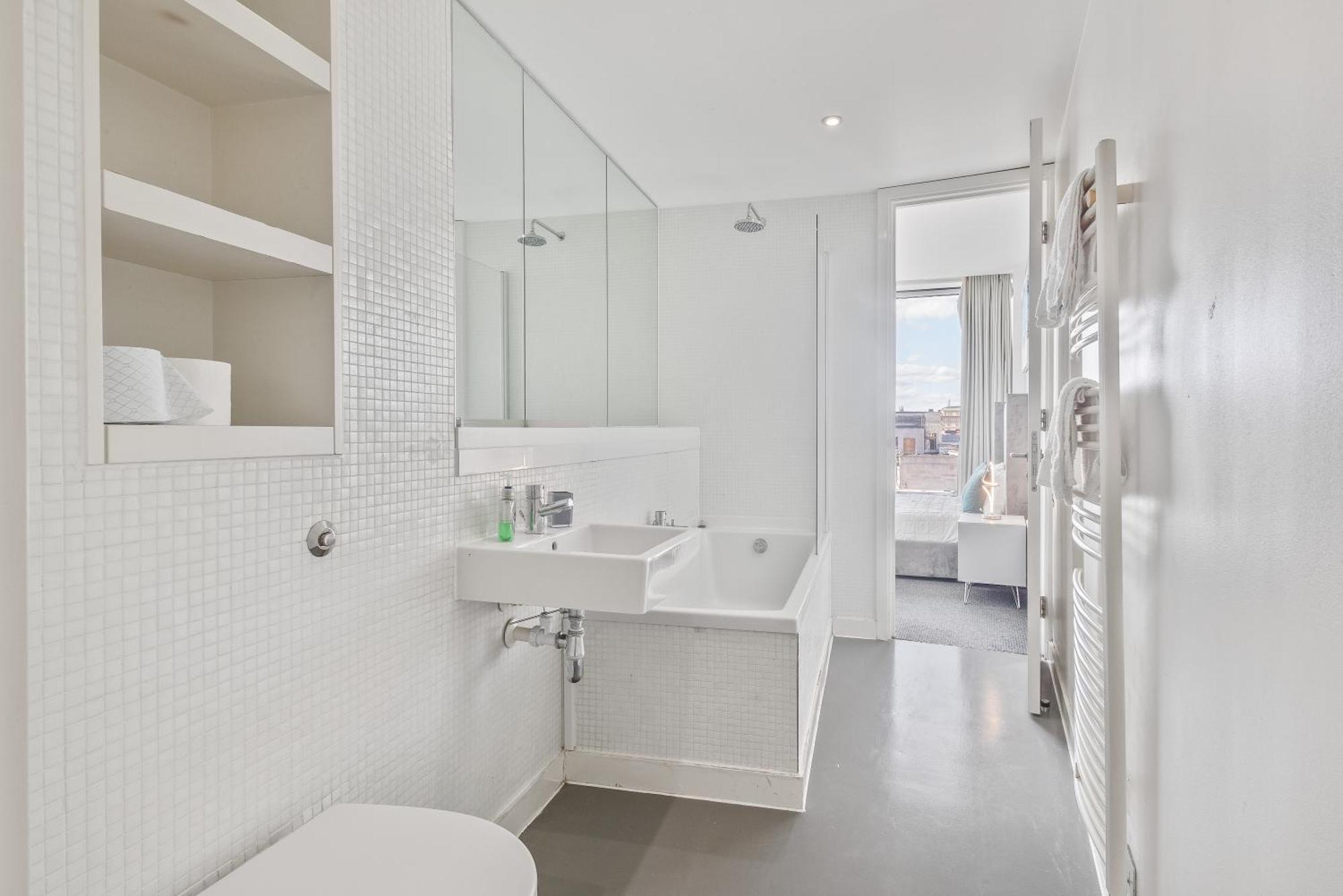 Апартаменты Centre, One Bedroom Apartment! *